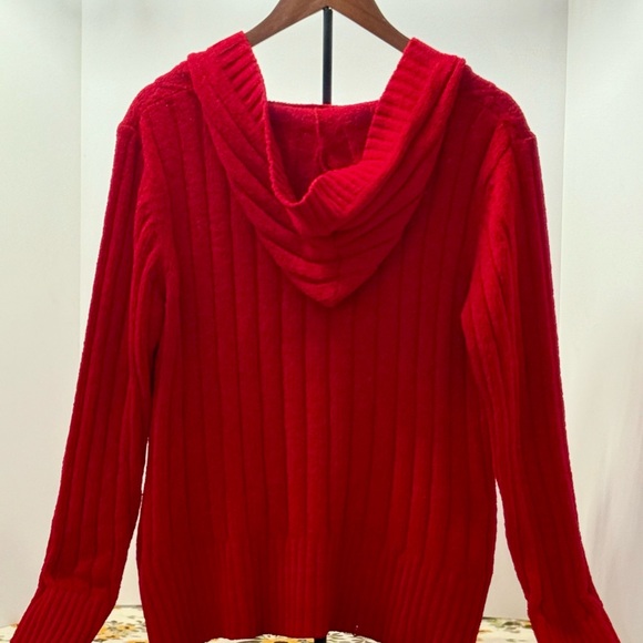 Northcrest Red V-Neck Cable Knit Sweater - Picture 2 of 2